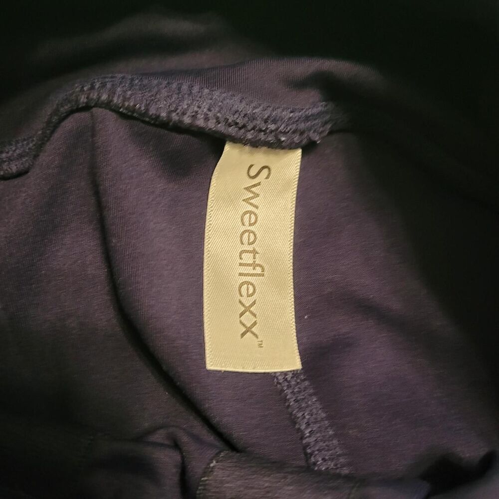 Sweetflexx High Rise Resistance Capri Leggings with Pockets in Navy Blue Size 8 - Picture 4 of 6